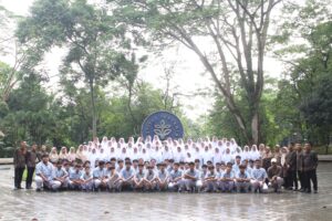 Wujudkan Mimpi Tembus PTN, SMAIT Harapan Umat Karawang Gelar Harum Goes To Campus di IPB University